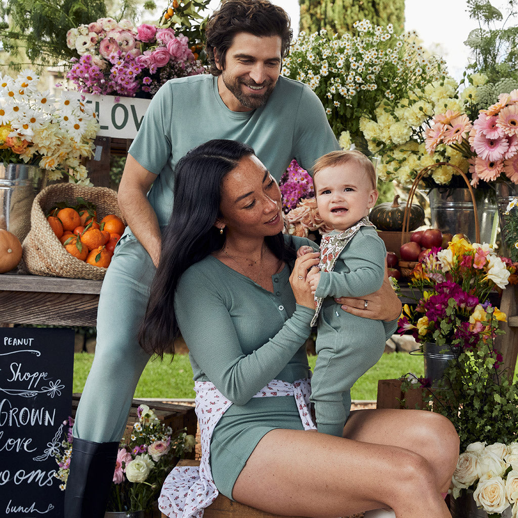 Iridessa Picot Bib Set