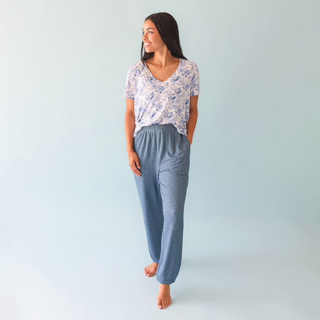 Yve Women's V-Neck Tee