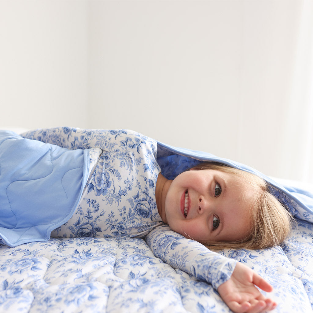 Yve & Yve Blue Reversible Quilted Patoo® Blanket