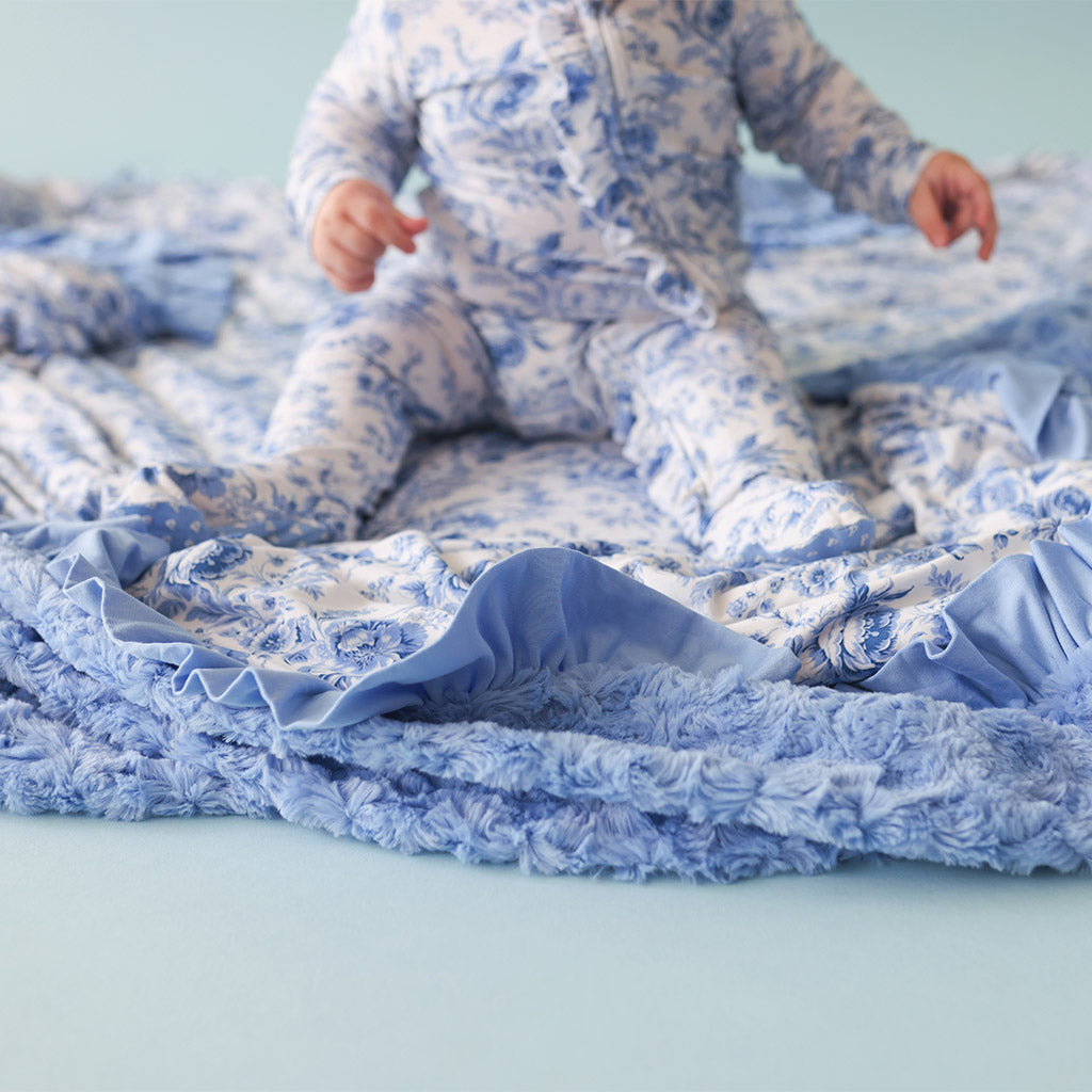 Yve Minky Ruffled Luxe Patoo® Blanket