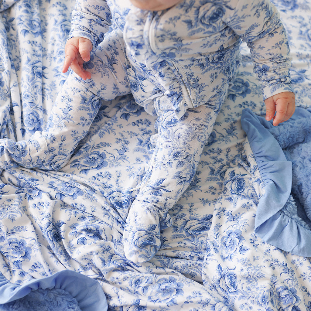 Yve Minky Ruffled Luxe Patoo® Blanket